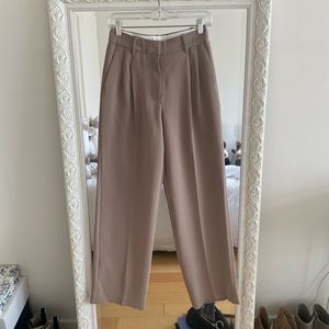 Aritzia Effortless Pant, size 4